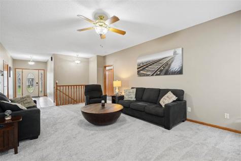 402 Windsor Drive Solon IA 52333