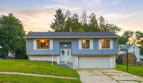 1104 N Miller West Liberty IA 52776