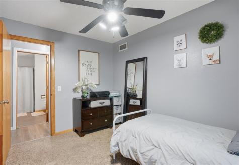 1104 N Miller West Liberty IA 52776