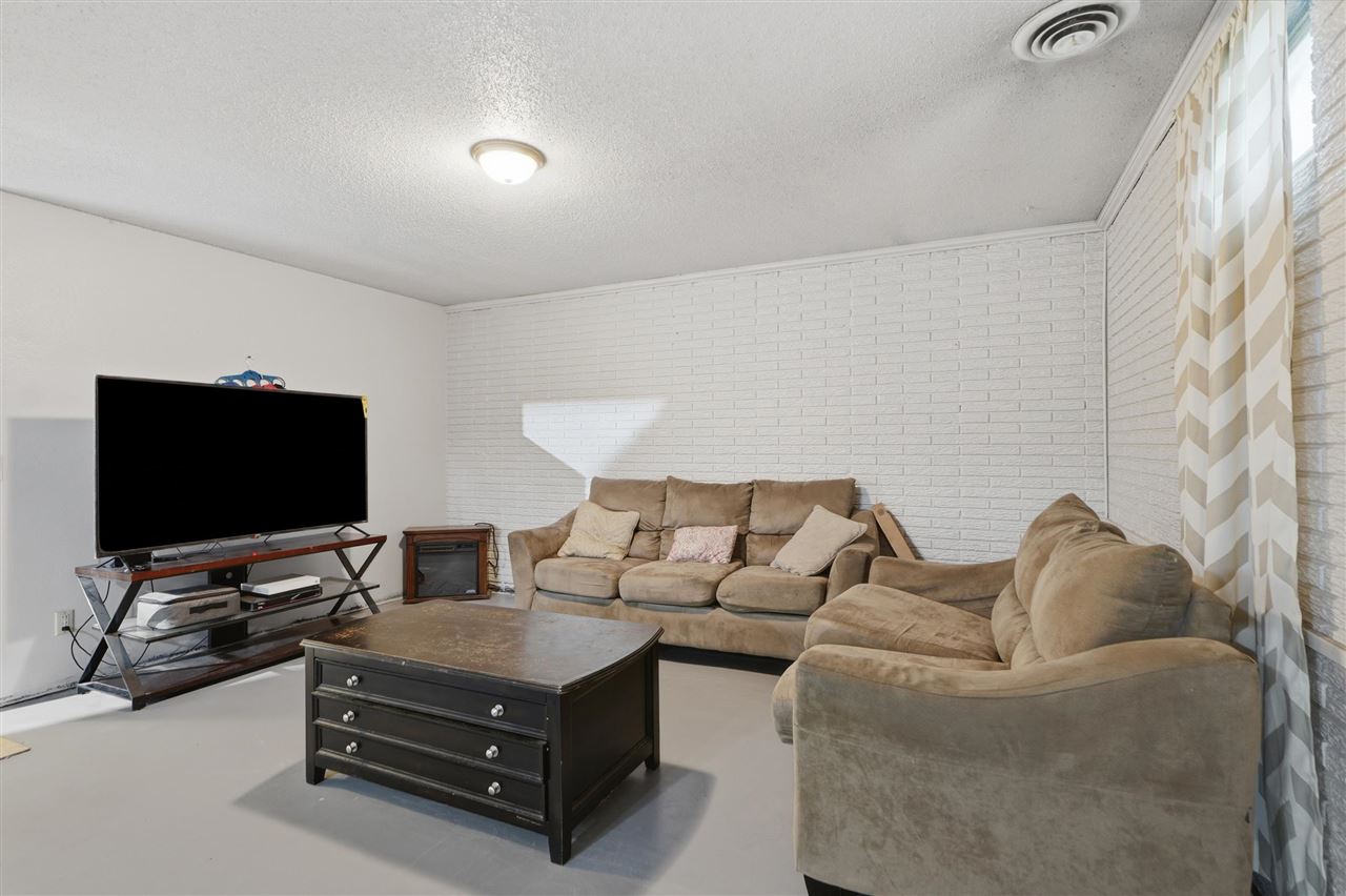 1104 N Miller West Liberty IA 52776
