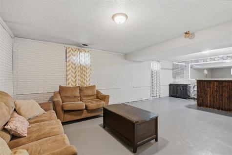 1104 N Miller West Liberty IA 52776