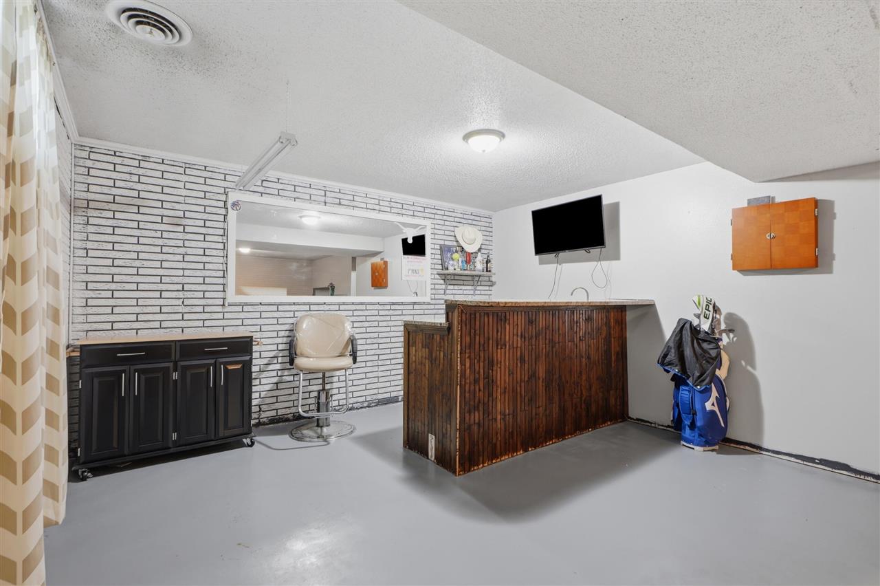 1104 N Miller West Liberty IA 52776