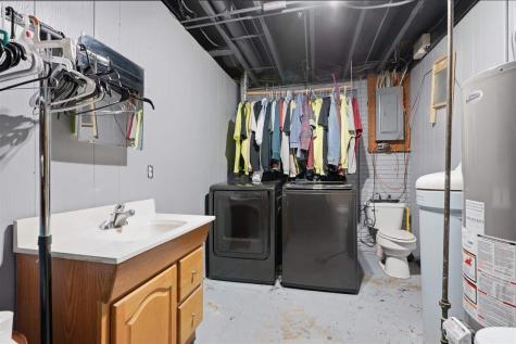 1104 N Miller West Liberty IA 52776