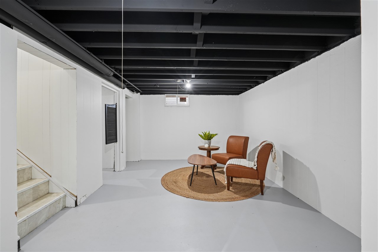 2432 9th Avenue SW Cedar Rapids IA 52404