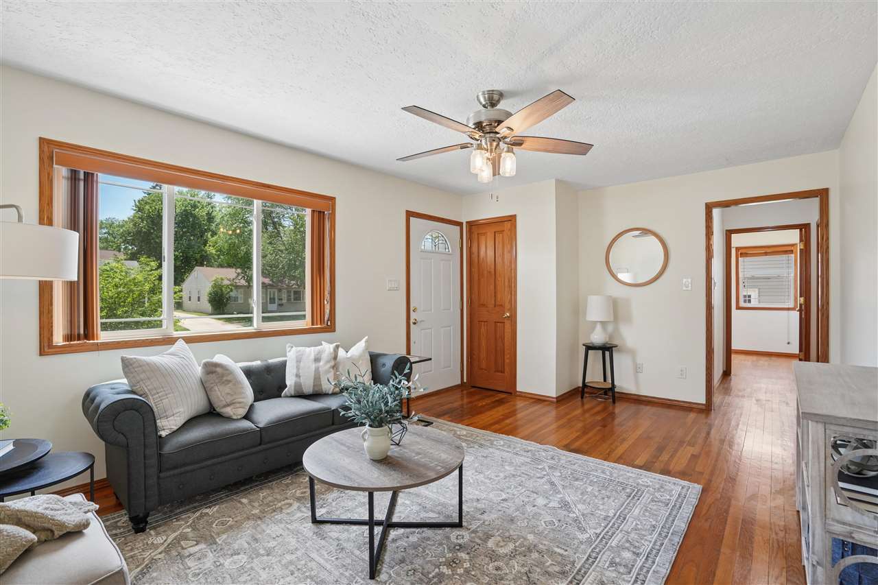 2432 9th Avenue SW Cedar Rapids IA 52404