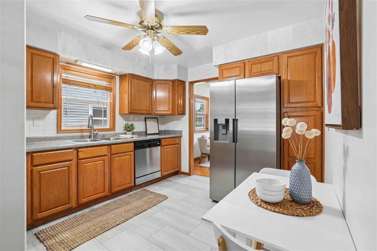 2432 9th Avenue SW Cedar Rapids IA 52404