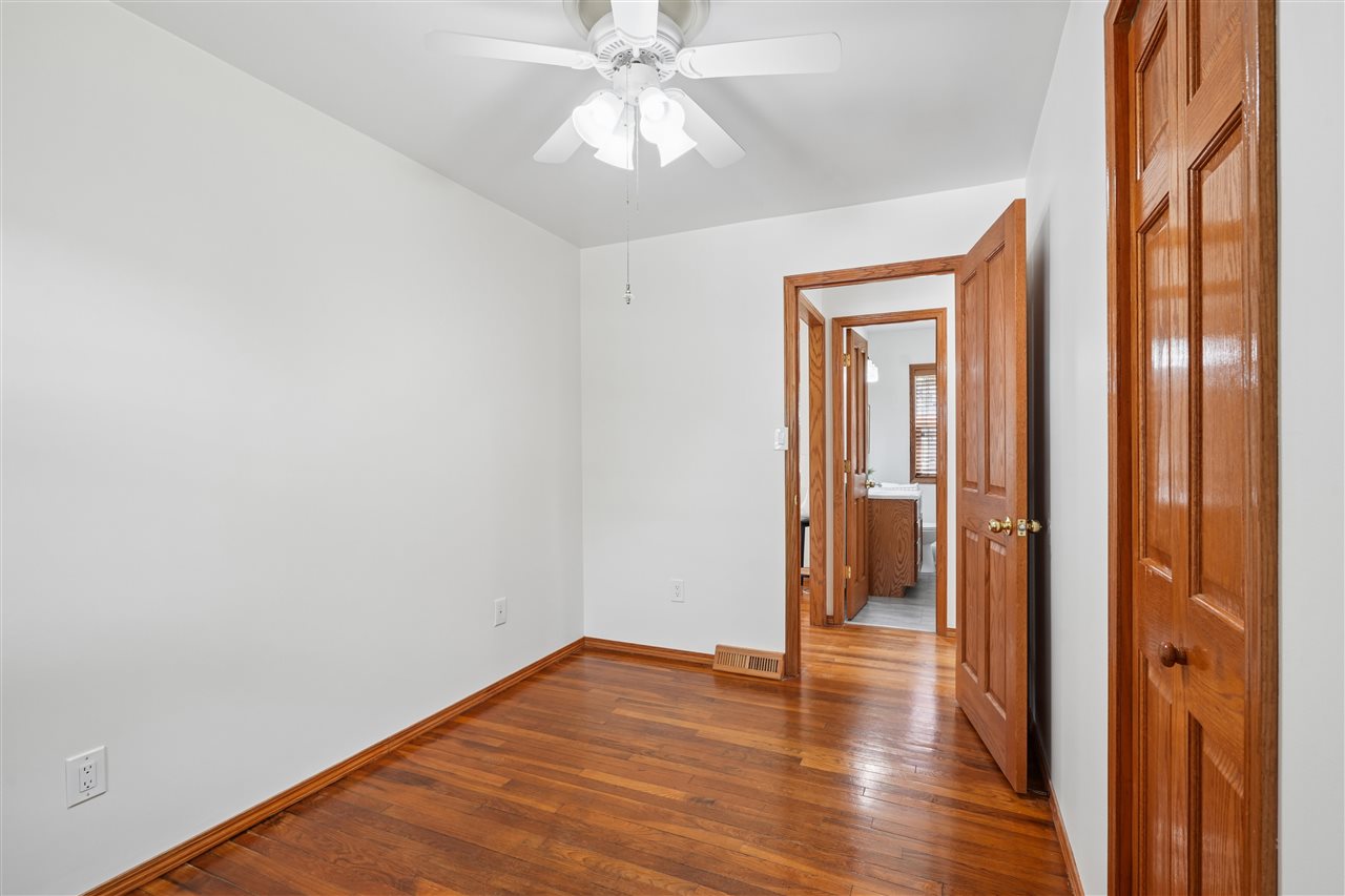 2432 9th Avenue SW Cedar Rapids IA 52404