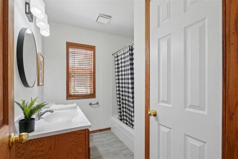 2432 9th Avenue SW Cedar Rapids IA 52404