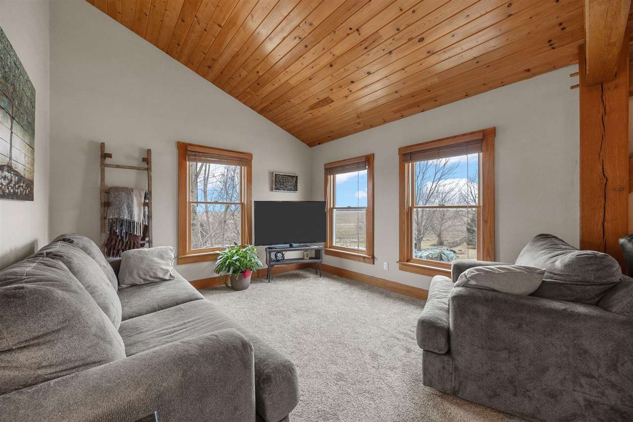 333 Hillview Drive SE Mt Vernon IA 52314