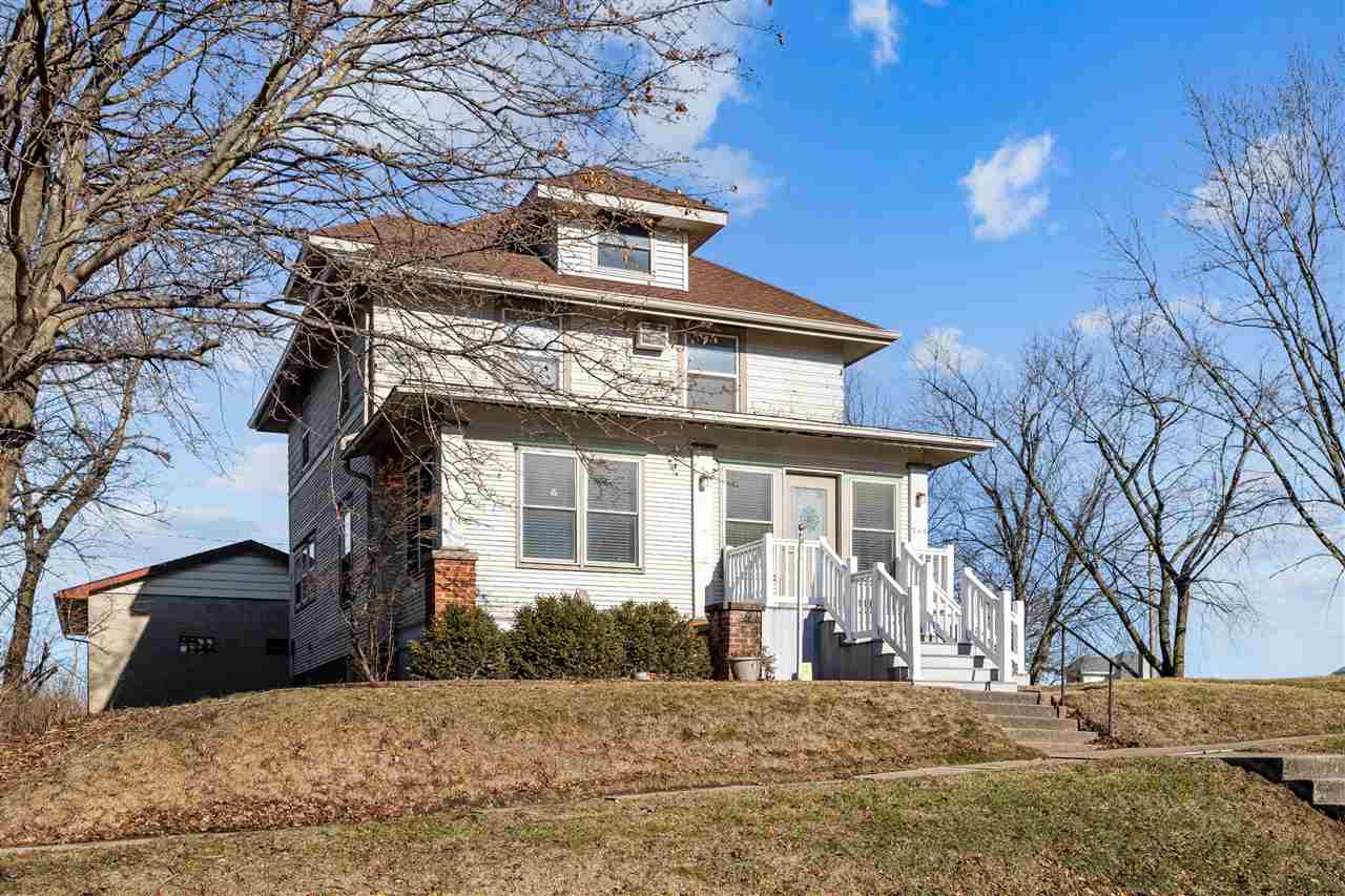 304 5th Street Victor IA 52347