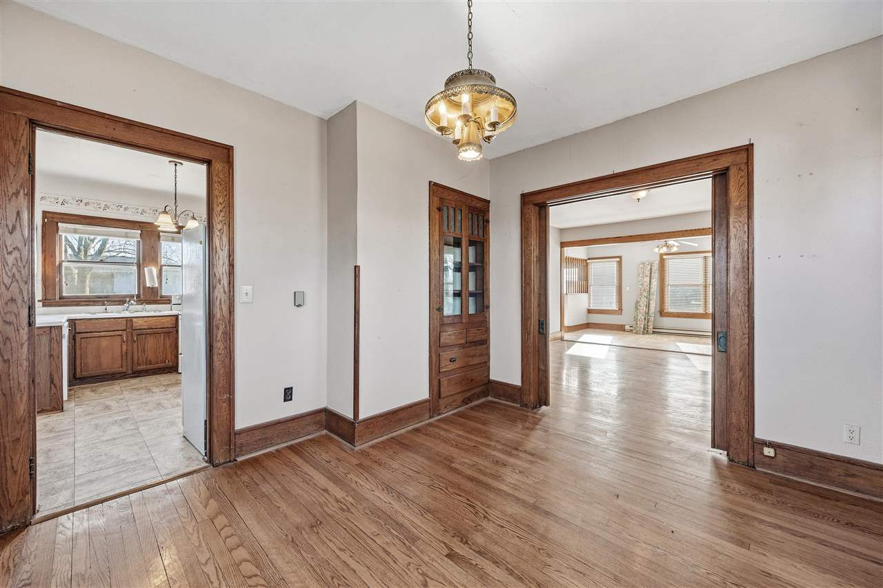 304 5th Street Victor IA 52347