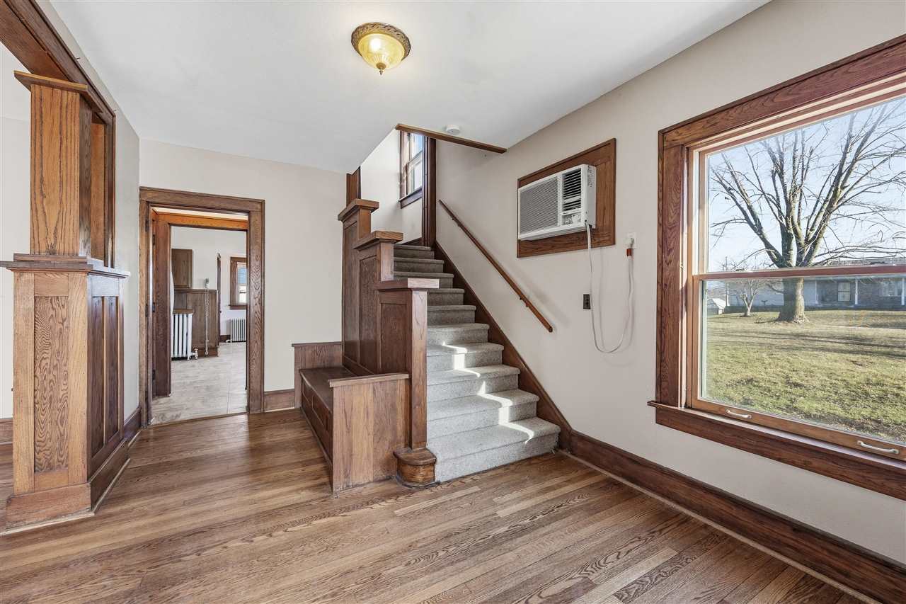 304 5th Street Victor IA 52347