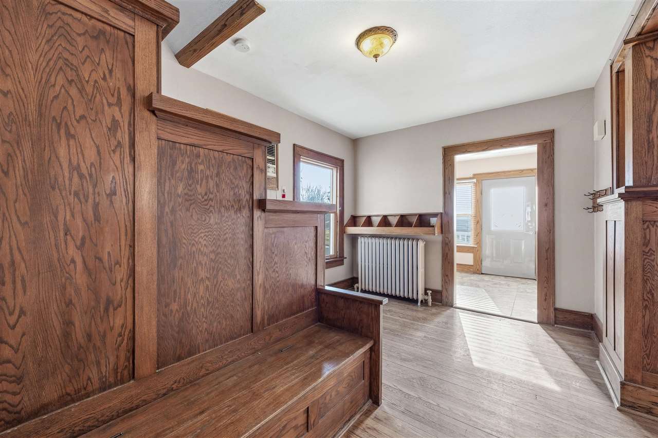 304 5th Street Victor IA 52347