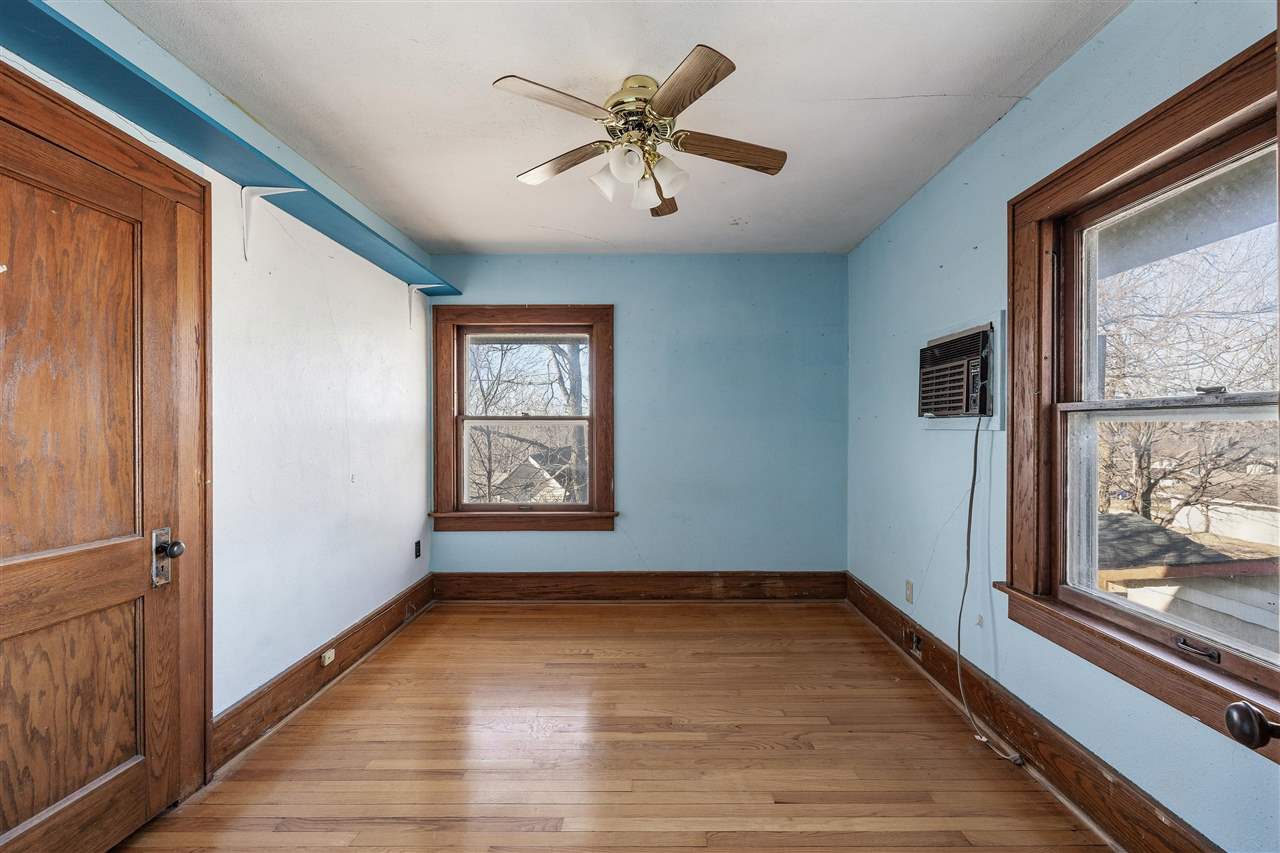 304 5th Street Victor IA 52347