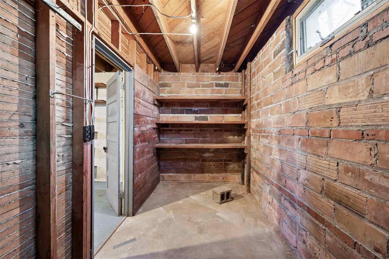 304 5th Street Victor IA 52347