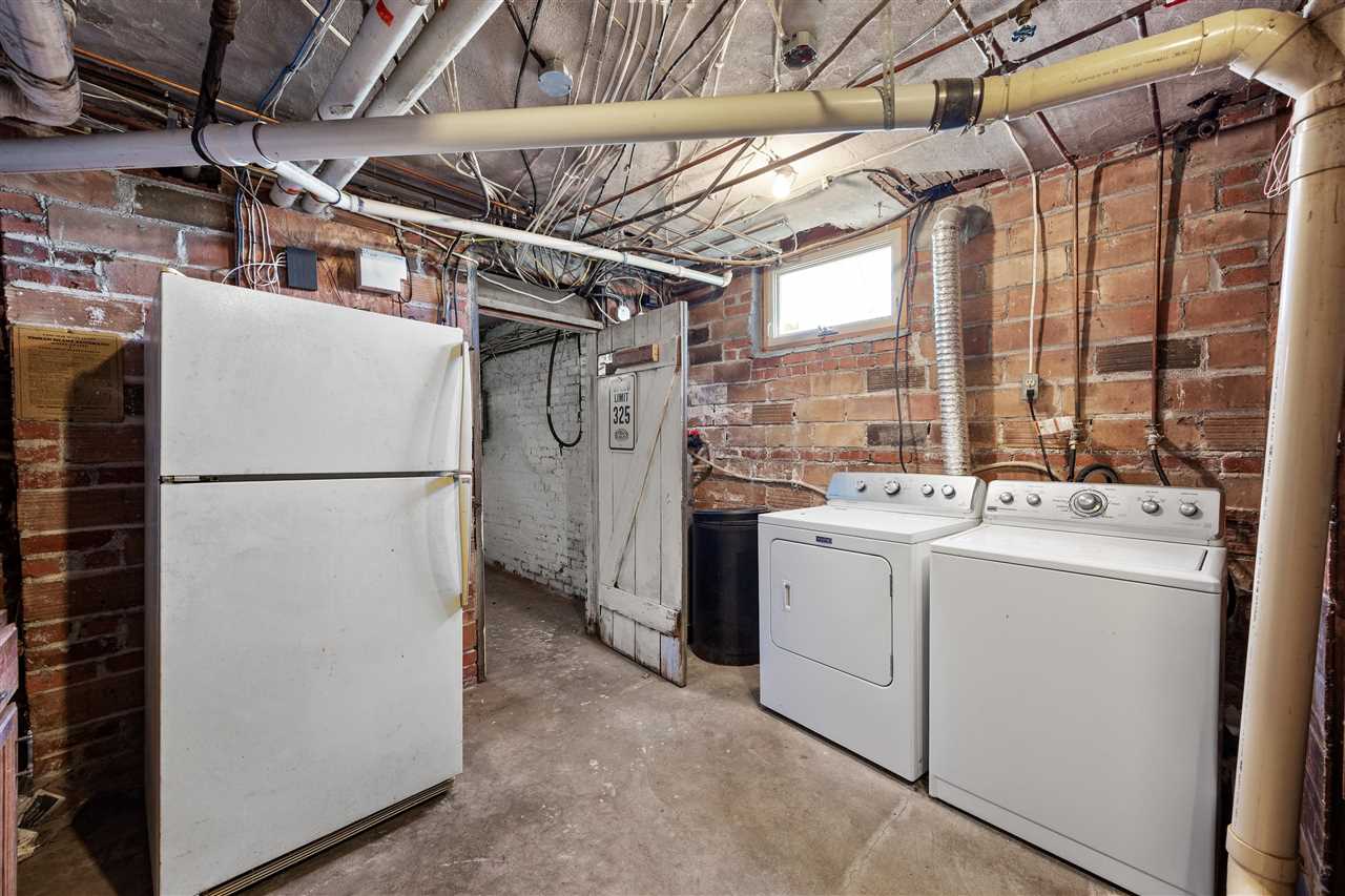 304 5th Street Victor IA 52347