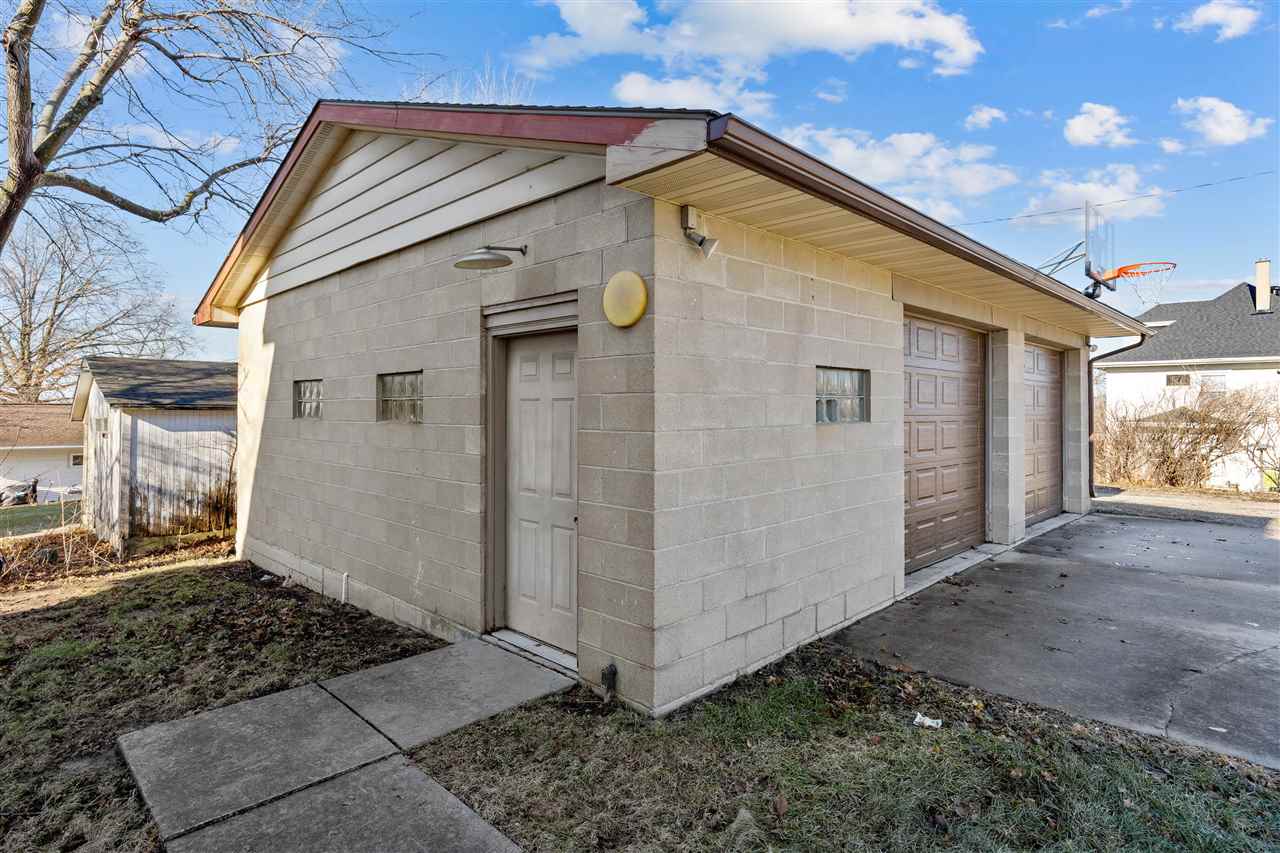 304 5th Street Victor IA 52347