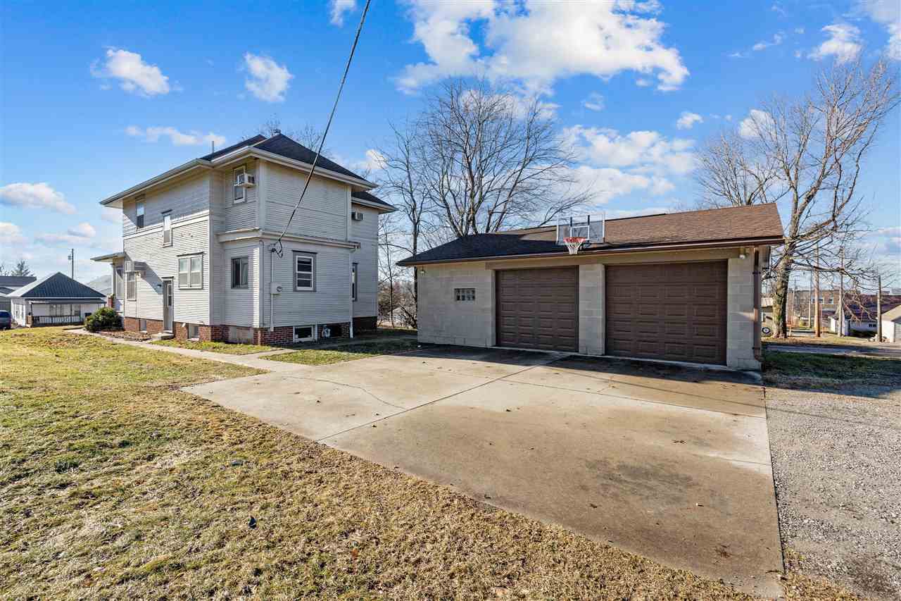 304 5th Street Victor IA 52347