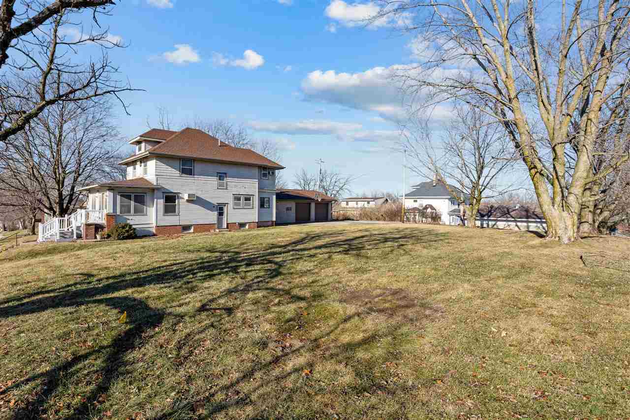 304 5th Street Victor IA 52347