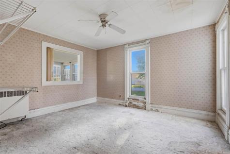 632 E Jefferson Street Washington IA 52353