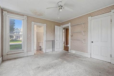 632 E Jefferson Street Washington IA 52353