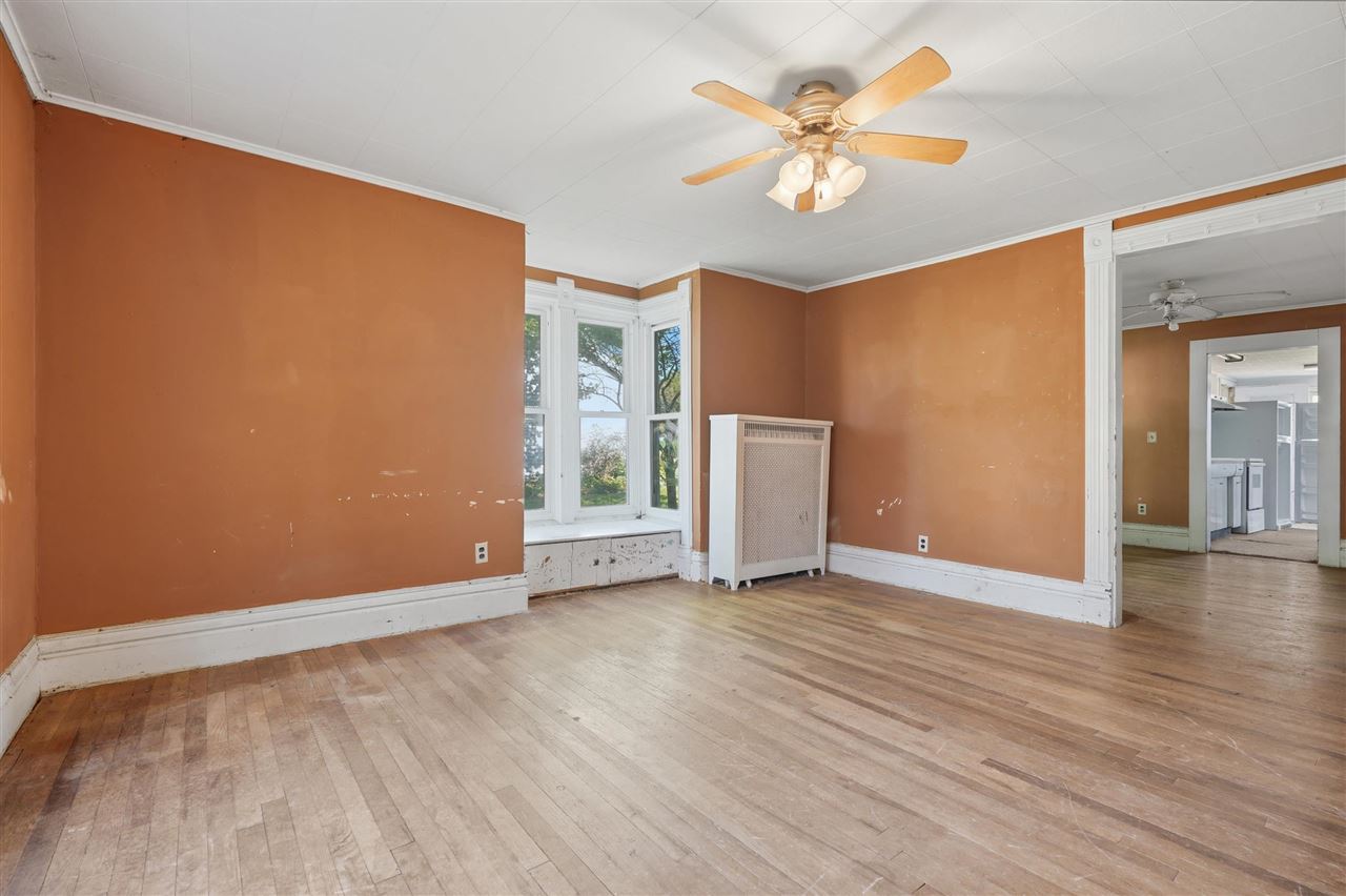 632 E Jefferson Street Washington IA 52353