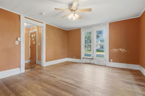 632 E Jefferson Street Washington IA 52353