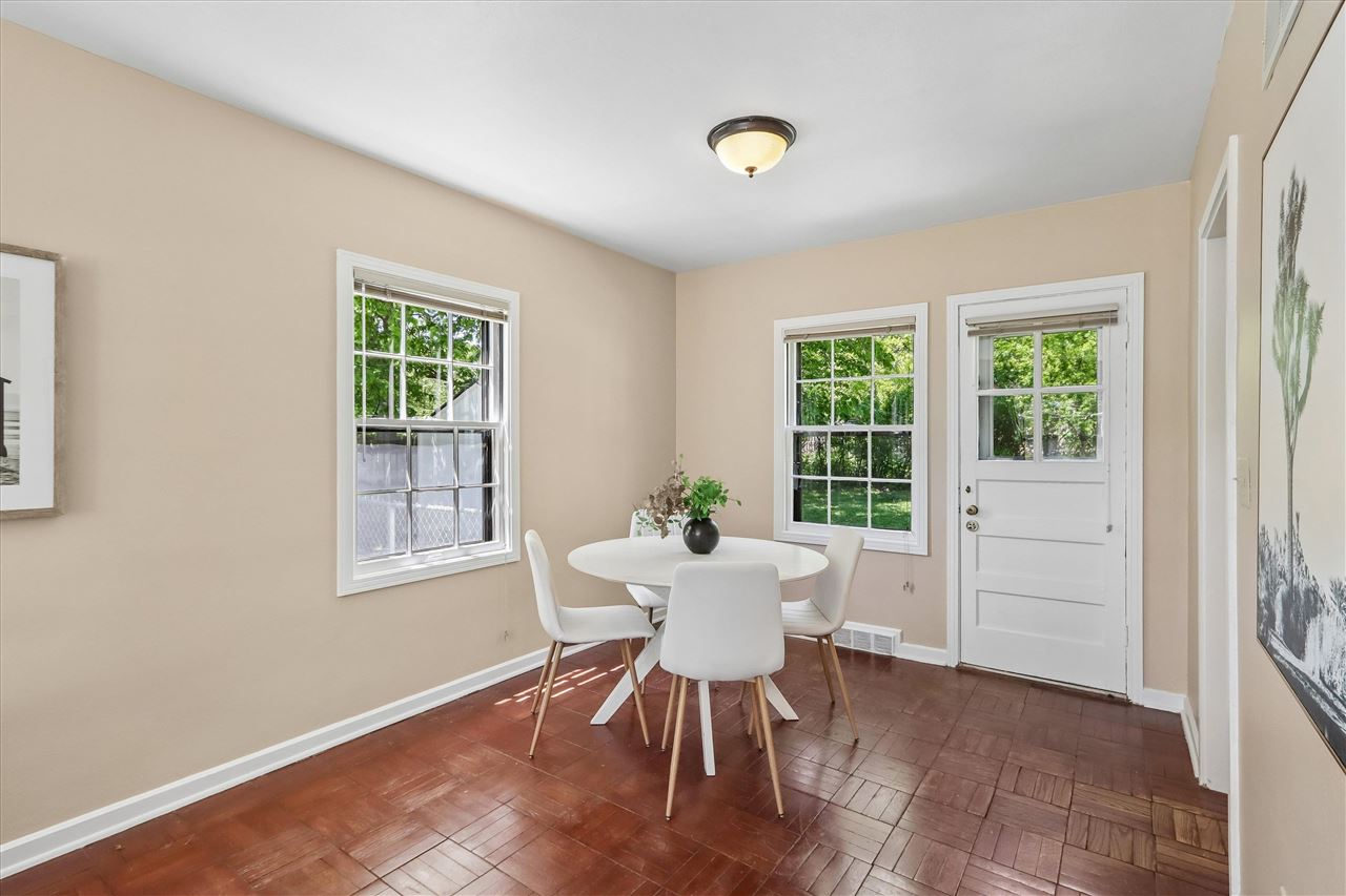 918 Ginter Avenue Iowa City IA 52240