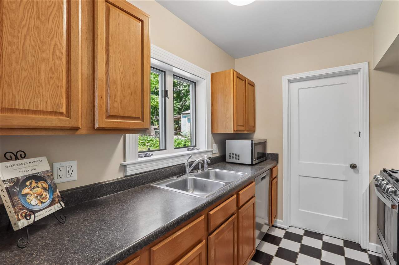 918 Ginter Avenue Iowa City IA 52240