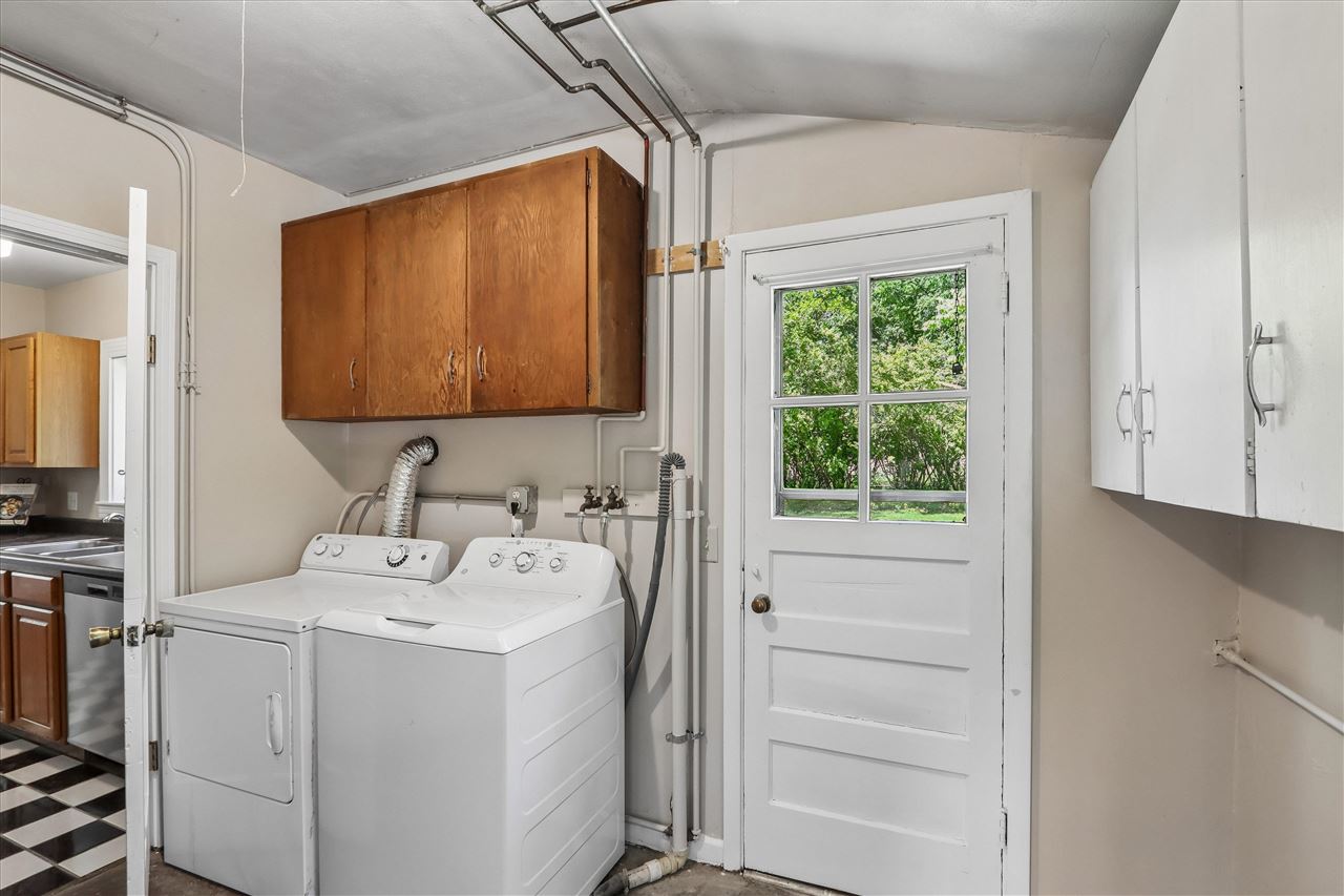 918 Ginter Avenue Iowa City IA 52240