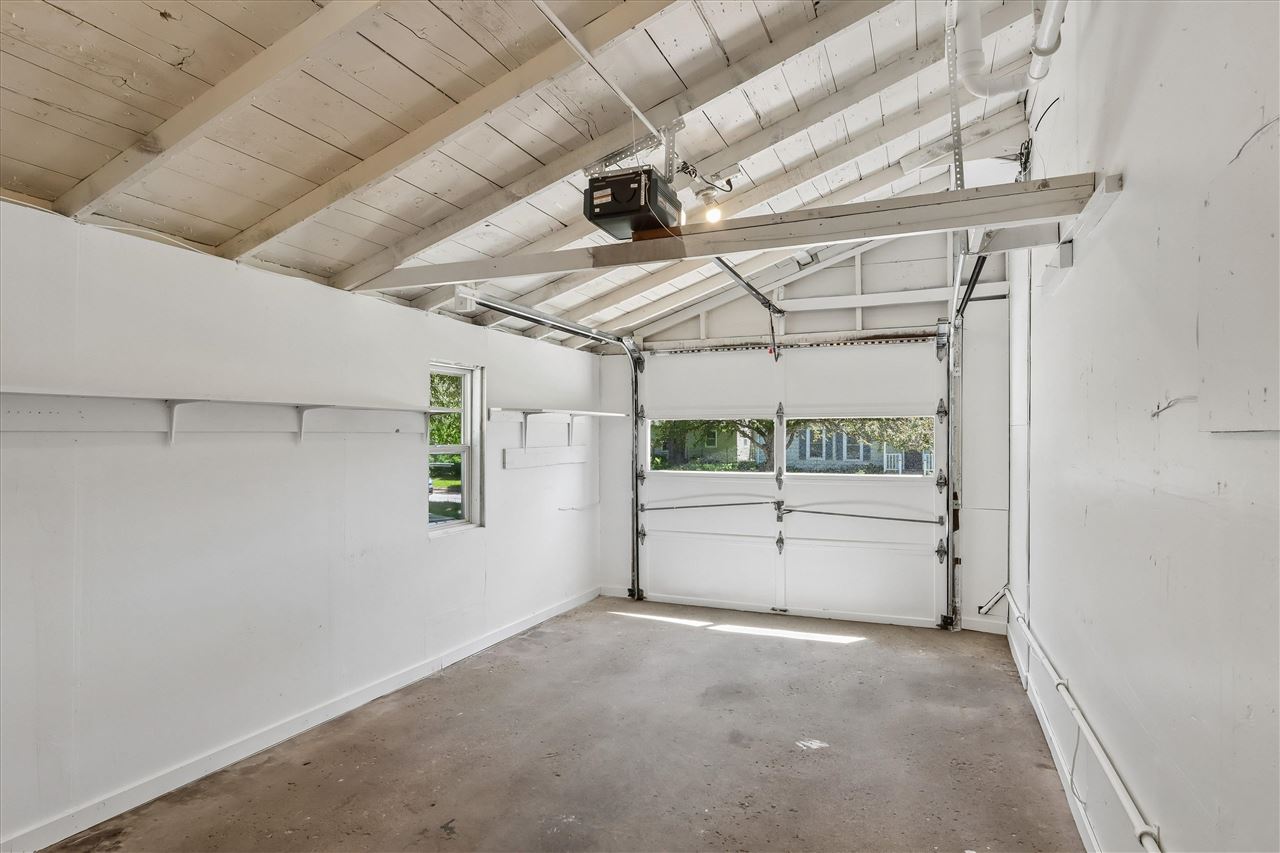 918 Ginter Avenue Iowa City IA 52240