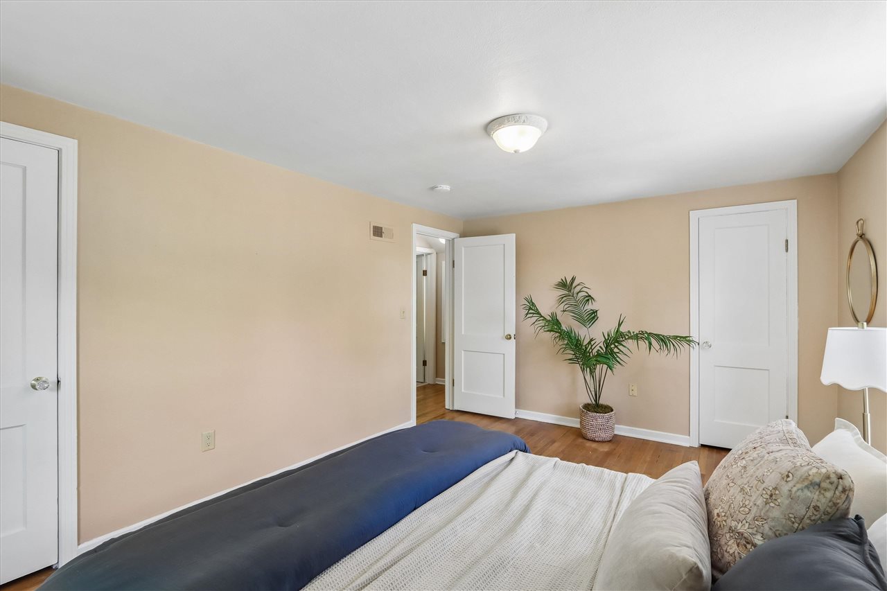 918 Ginter Avenue Iowa City IA 52240