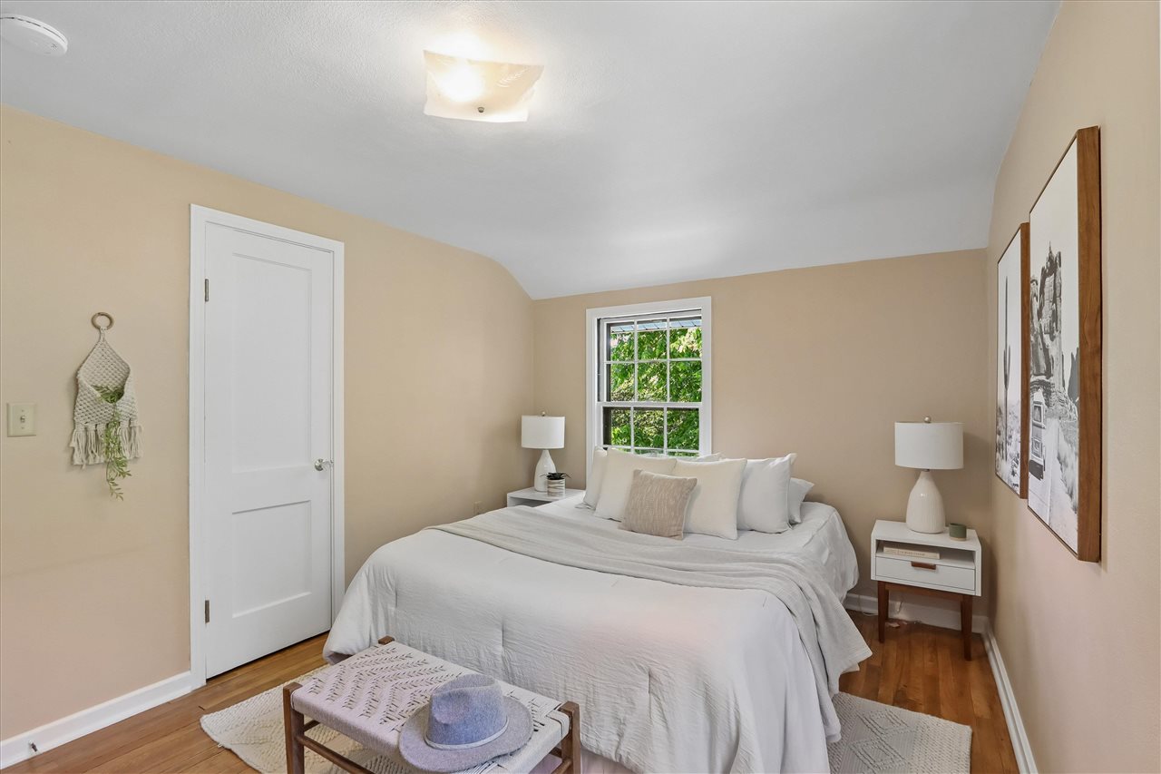 918 Ginter Avenue Iowa City IA 52240