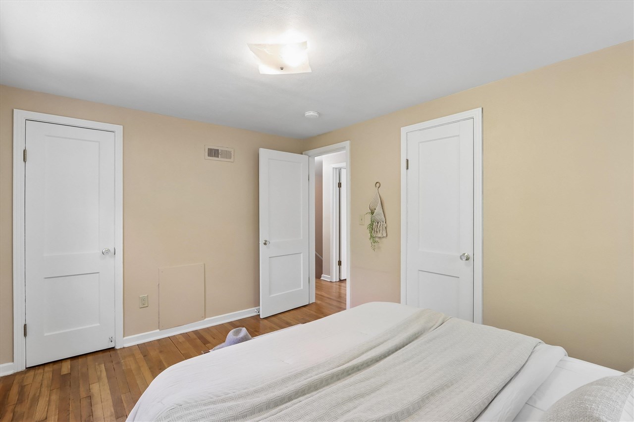 918 Ginter Avenue Iowa City IA 52240