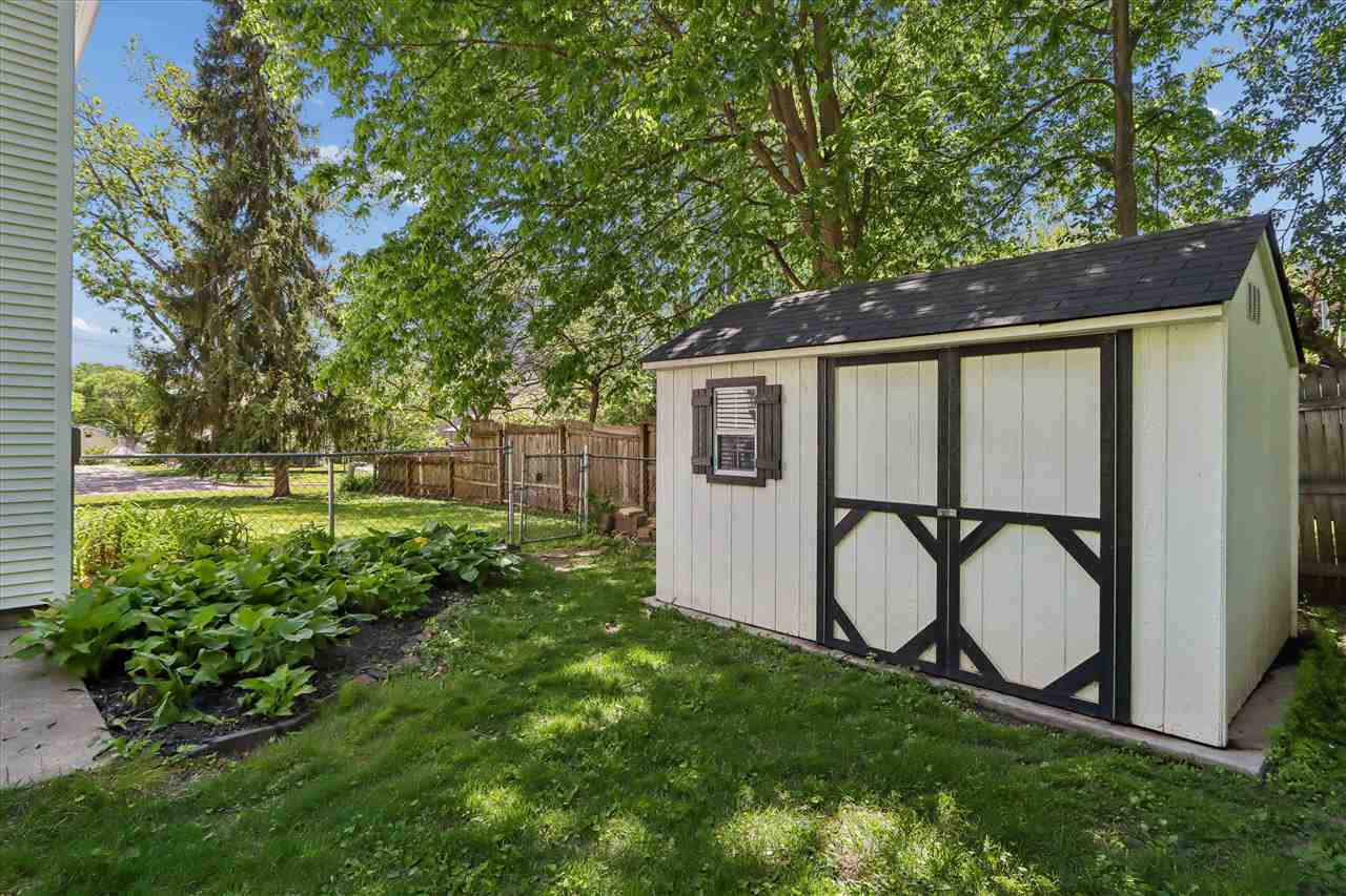 918 Ginter Avenue Iowa City IA 52240