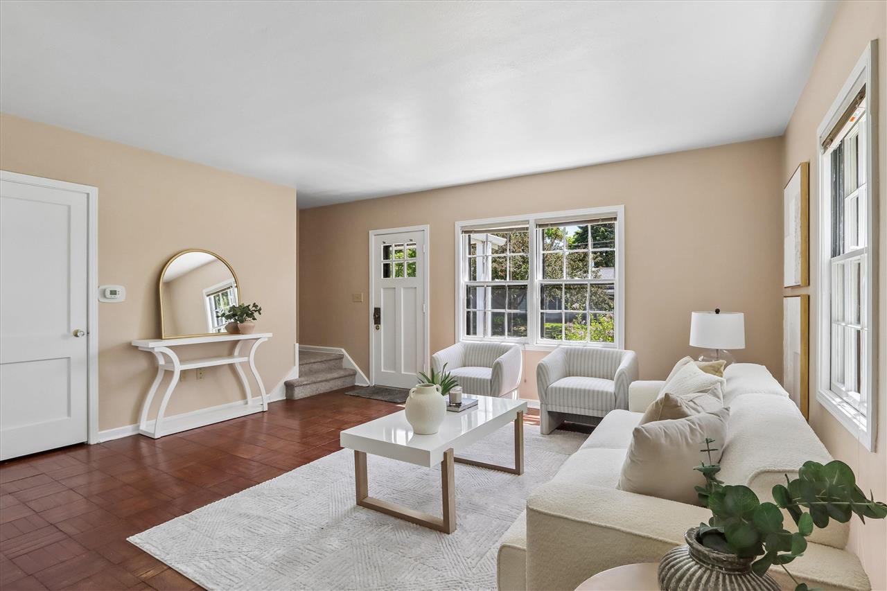 918 Ginter Avenue Iowa City IA 52240