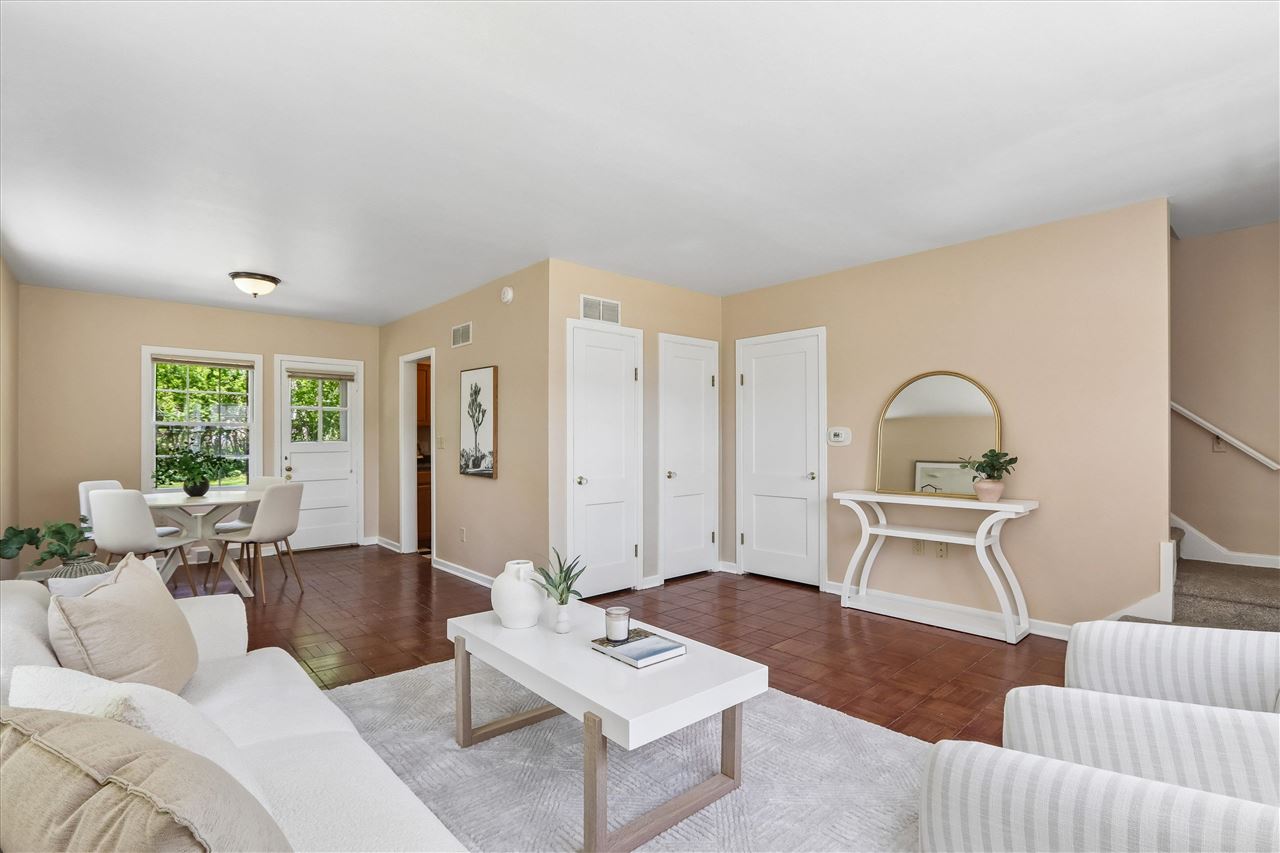 918 Ginter Avenue Iowa City IA 52240