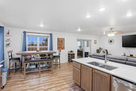 502 S 15th Avenue Washington IA 52353