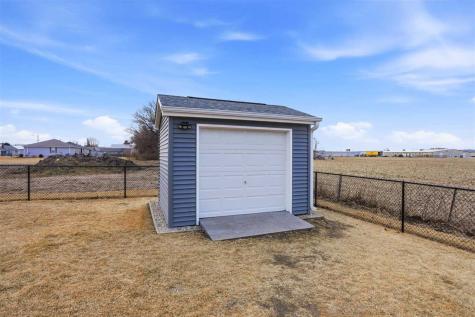 502 S 15th Avenue Washington IA 52353