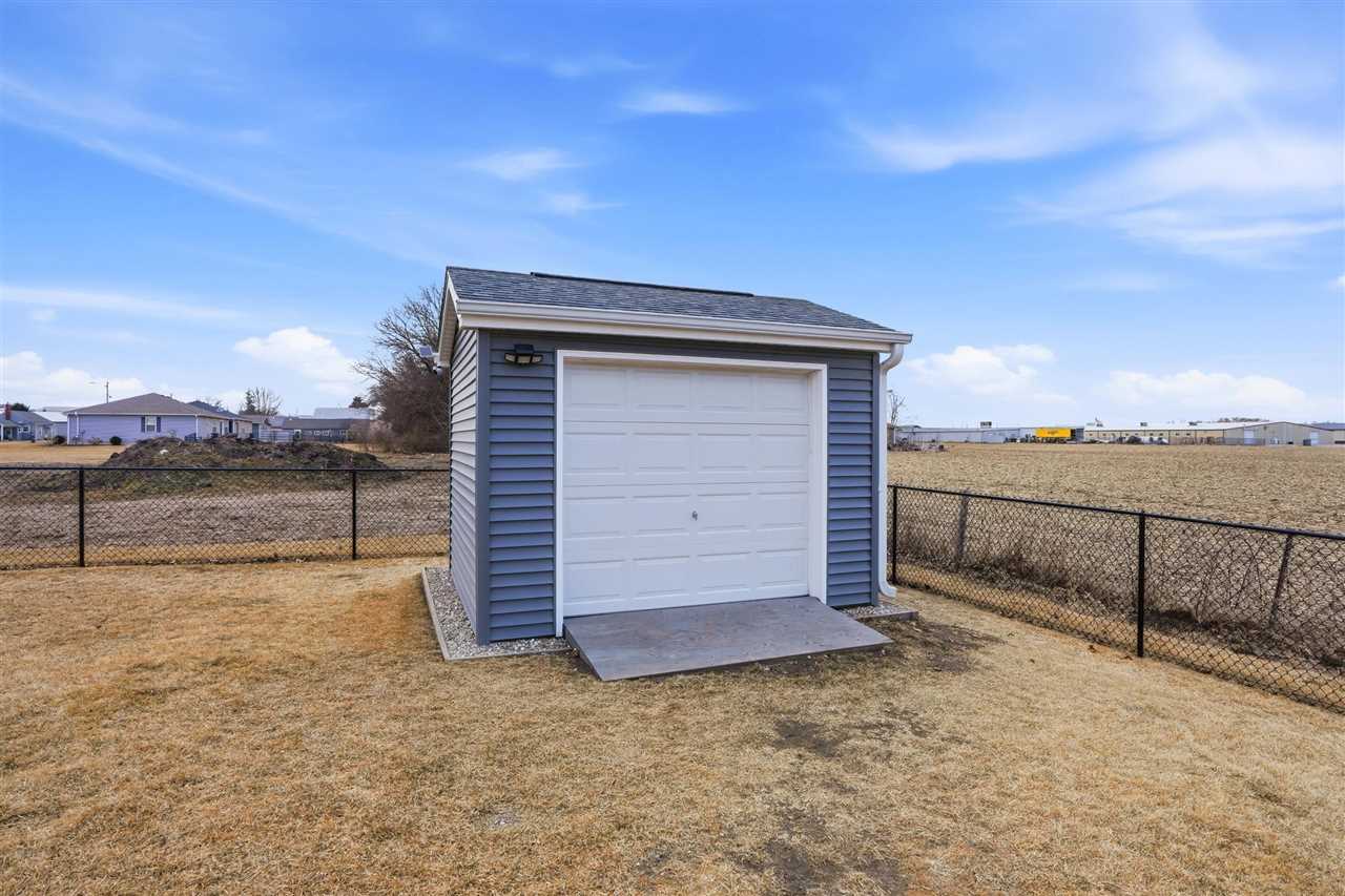 502 S 15th Avenue Washington IA 52353