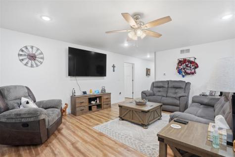 502 S 15th Avenue Washington IA 52353