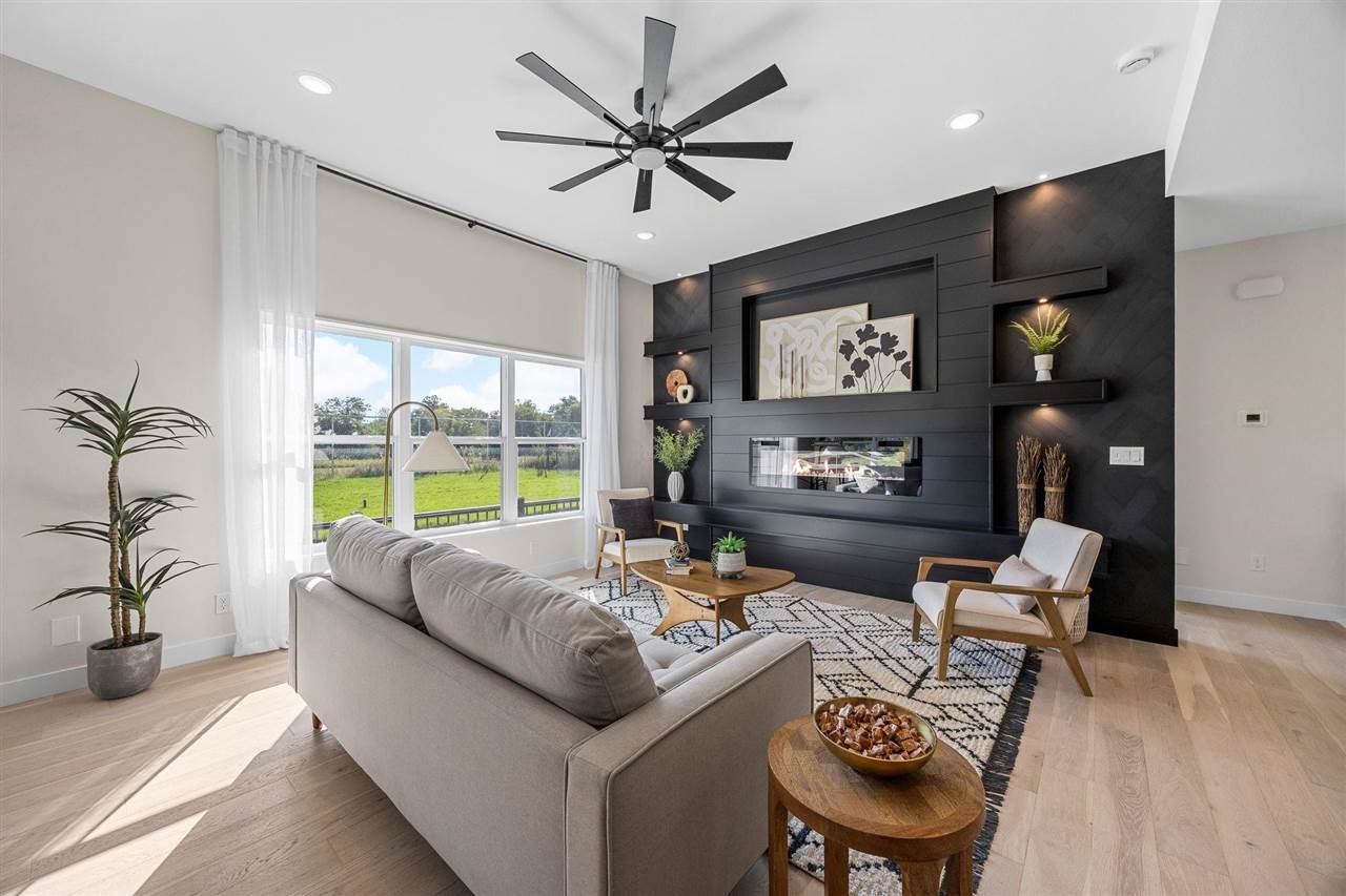 1392 Tamarack Trail Iowa City IA 52245