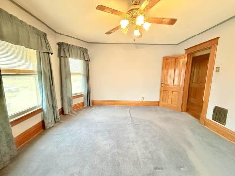 100 E Welsh Street Williamsburg IA 52361