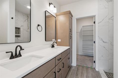 4 Lazy Brook Drive West Branch IA 52358