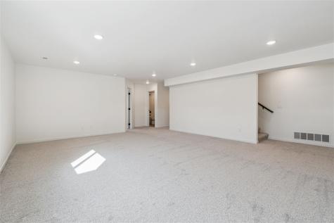 4 Lazy Brook Drive West Branch IA 52358
