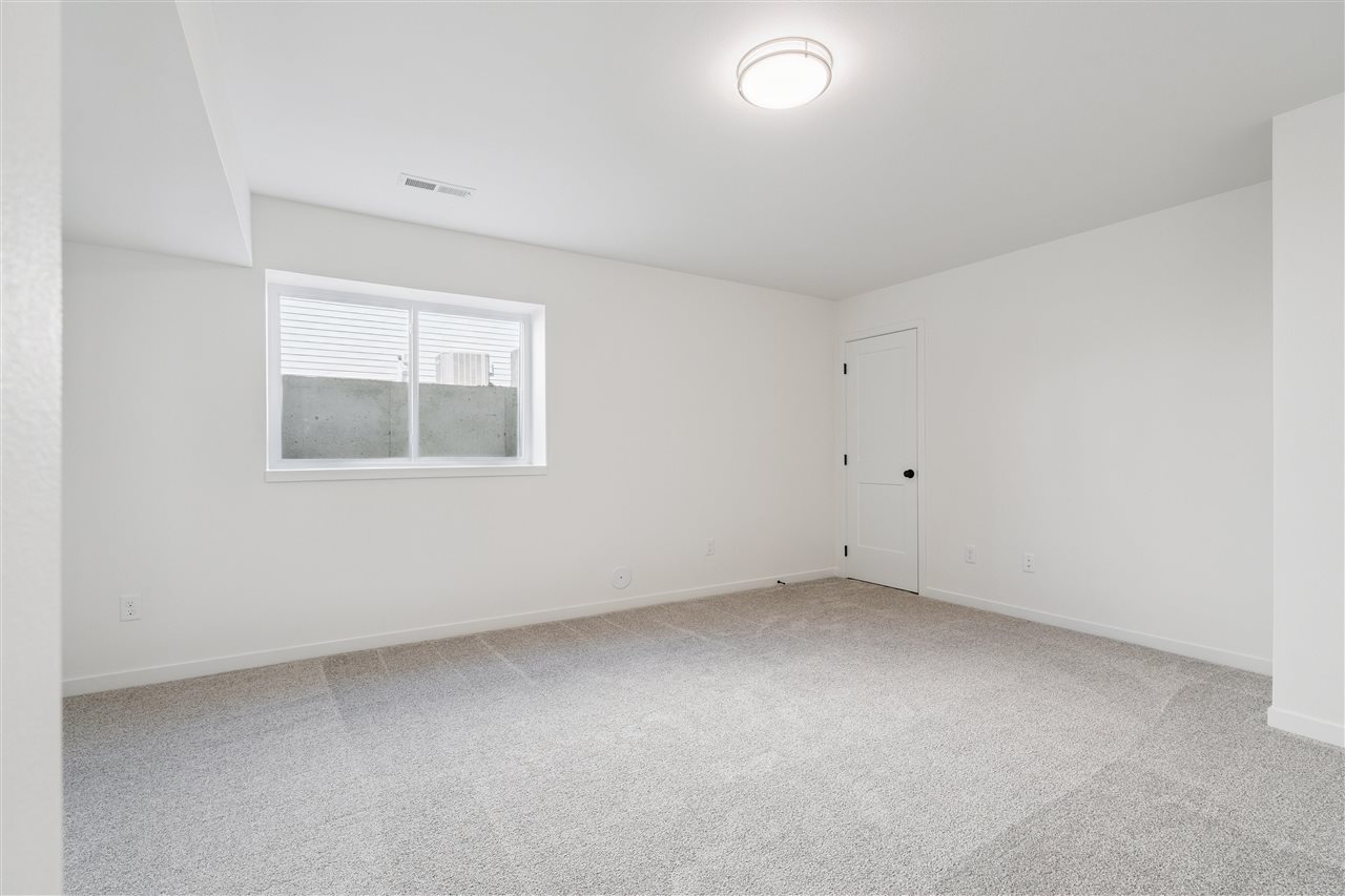 4 Lazy Brook Drive West Branch IA 52358