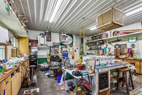 3244 170th Street Riverside IA 52327