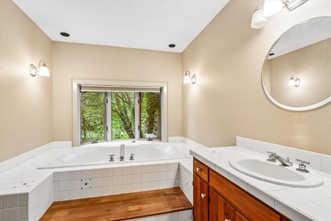 3244 170th Street Riverside IA 52327