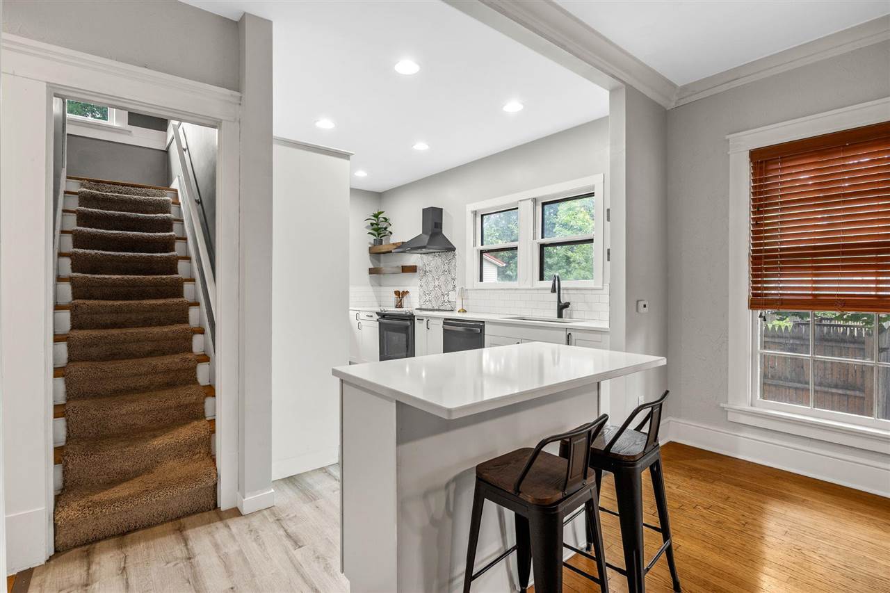 2229 Meadowbrook Drive SE Cedar Rapids IA 52403