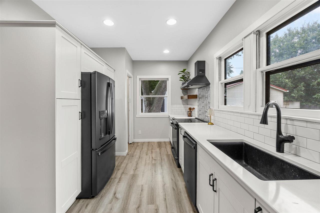 2229 Meadowbrook Drive SE Cedar Rapids IA 52403